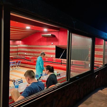 Rotana Camp Hotel Вади Рум Екстериор снимка